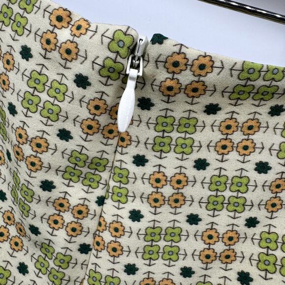 Patterned Athletic Shorts for Women - Picture 6 of 7